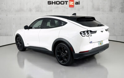 Three 200-Megapixel Cameras in One Phone. Will Your Vehicle Photos Get Any Better?