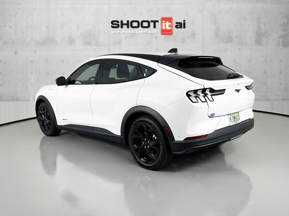 white SUV in a shootitai booth