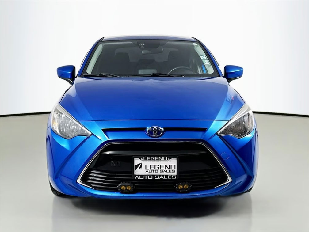 Blue sedan in a 360Booth automotive photo booth