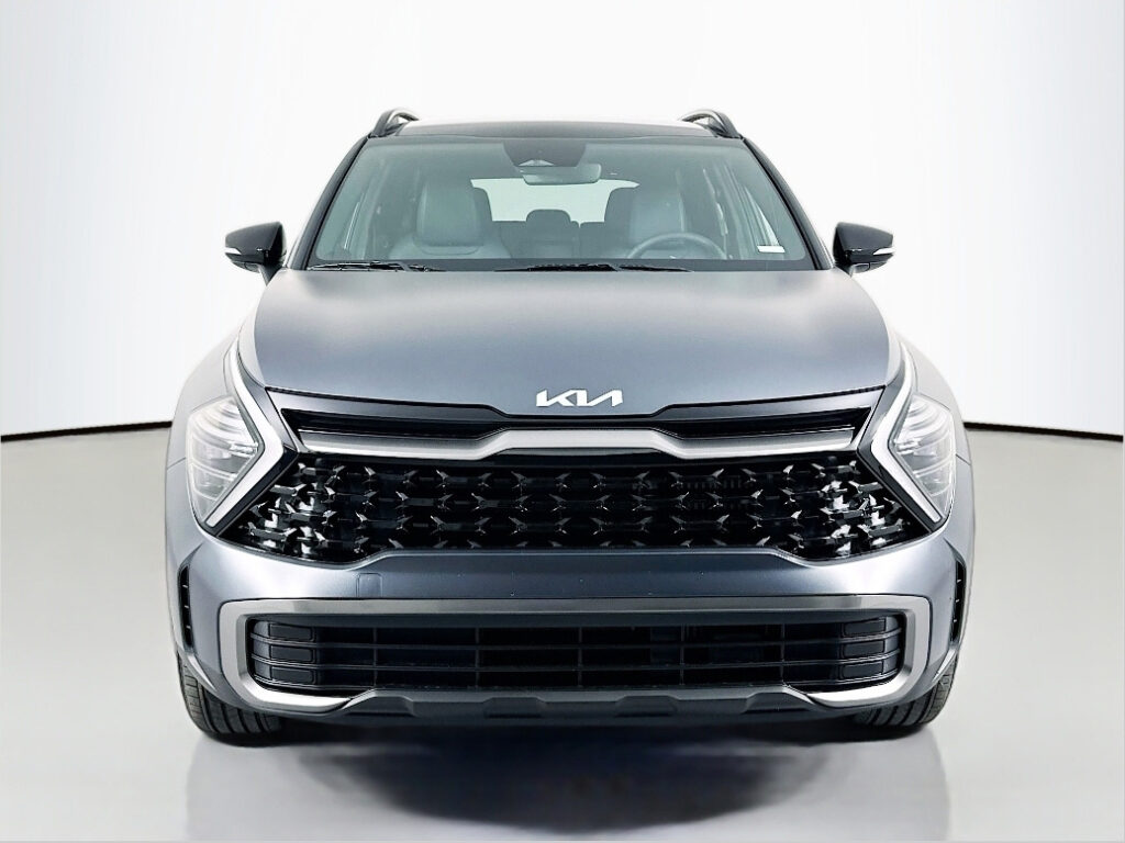 SUV photographed in a 360Booth vehicle photo studio