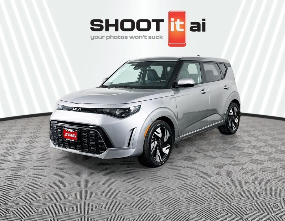 SUV photographed in a 360Booth with Shoot It AI