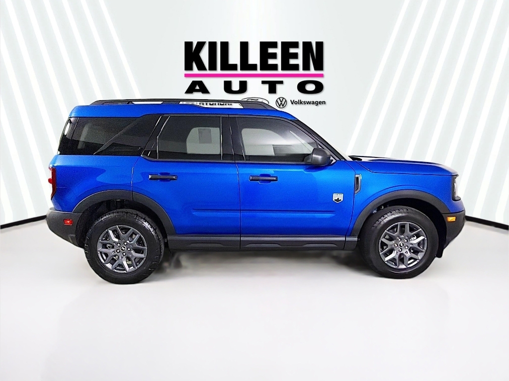 SUV in a 360Booth photo booth