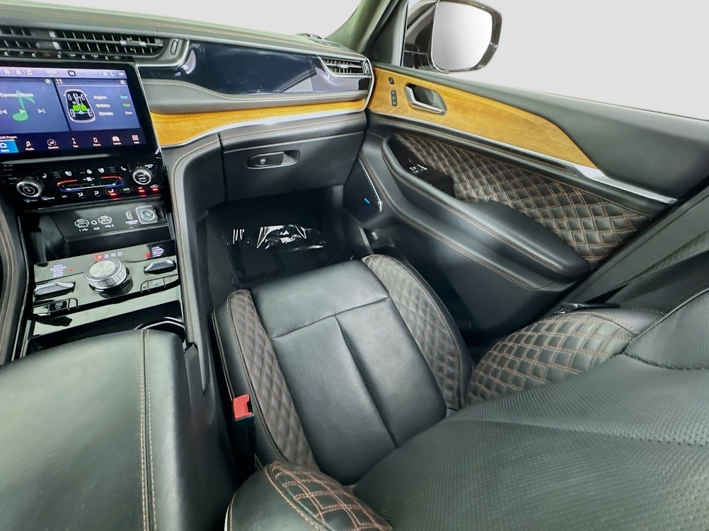SUV in an SUV photo booth
