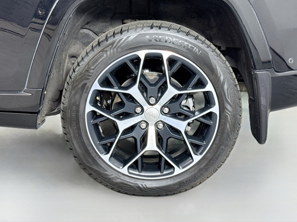 SUV in an SUV photo booth