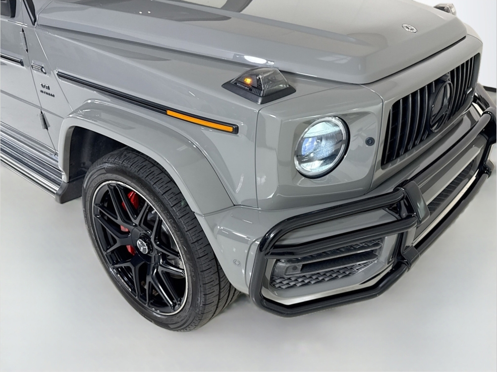 SUV exterior in a 360Booth SUV Photo Studio