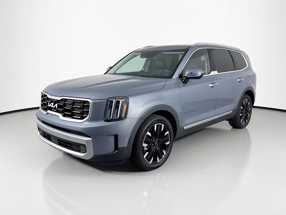 SUV in a 360Booth® SUV Photo Booth