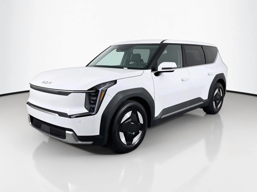 KIA SUV in an SUV Photo Booth