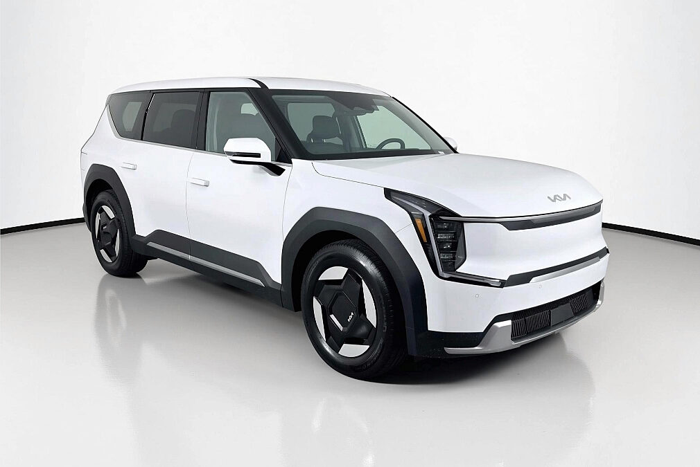 SUV in a 360Booth® SUV Photo Booth