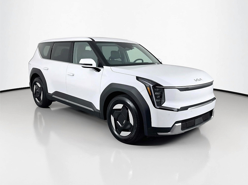 SUV in a 360Booth® SUV Photo Booth