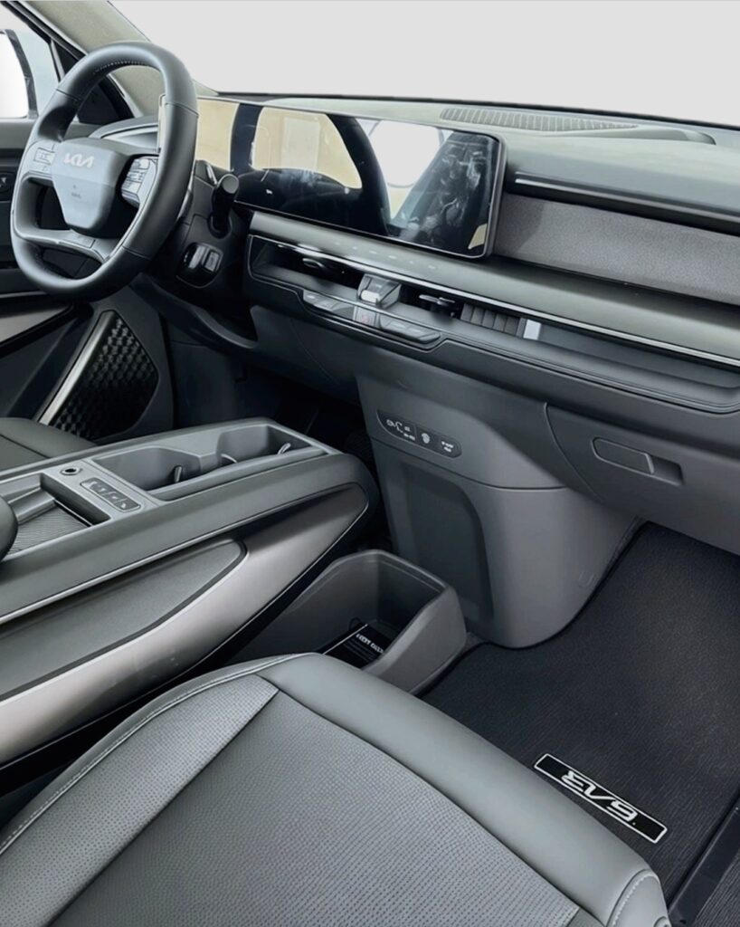 KIA SUV in an SUV Photo Booth