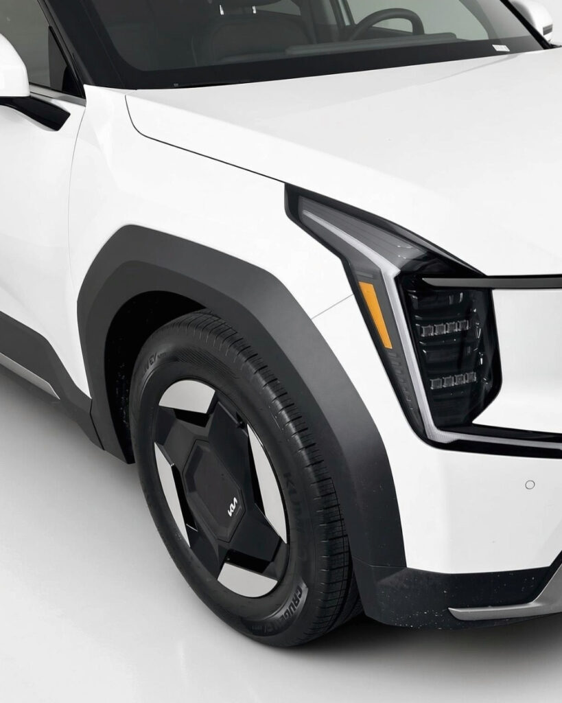 KIA SUV in an SUV Photo Booth