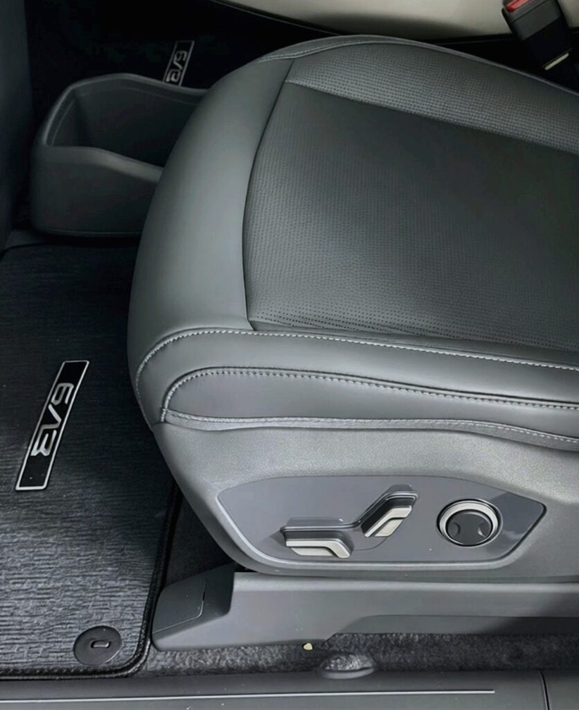 KIA SUV in an SUV Photo Booth