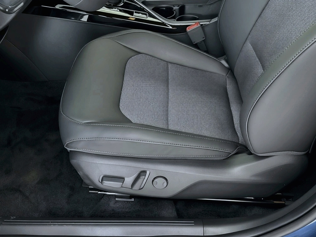 SUV in a 360Booth® SUV Photo Booth