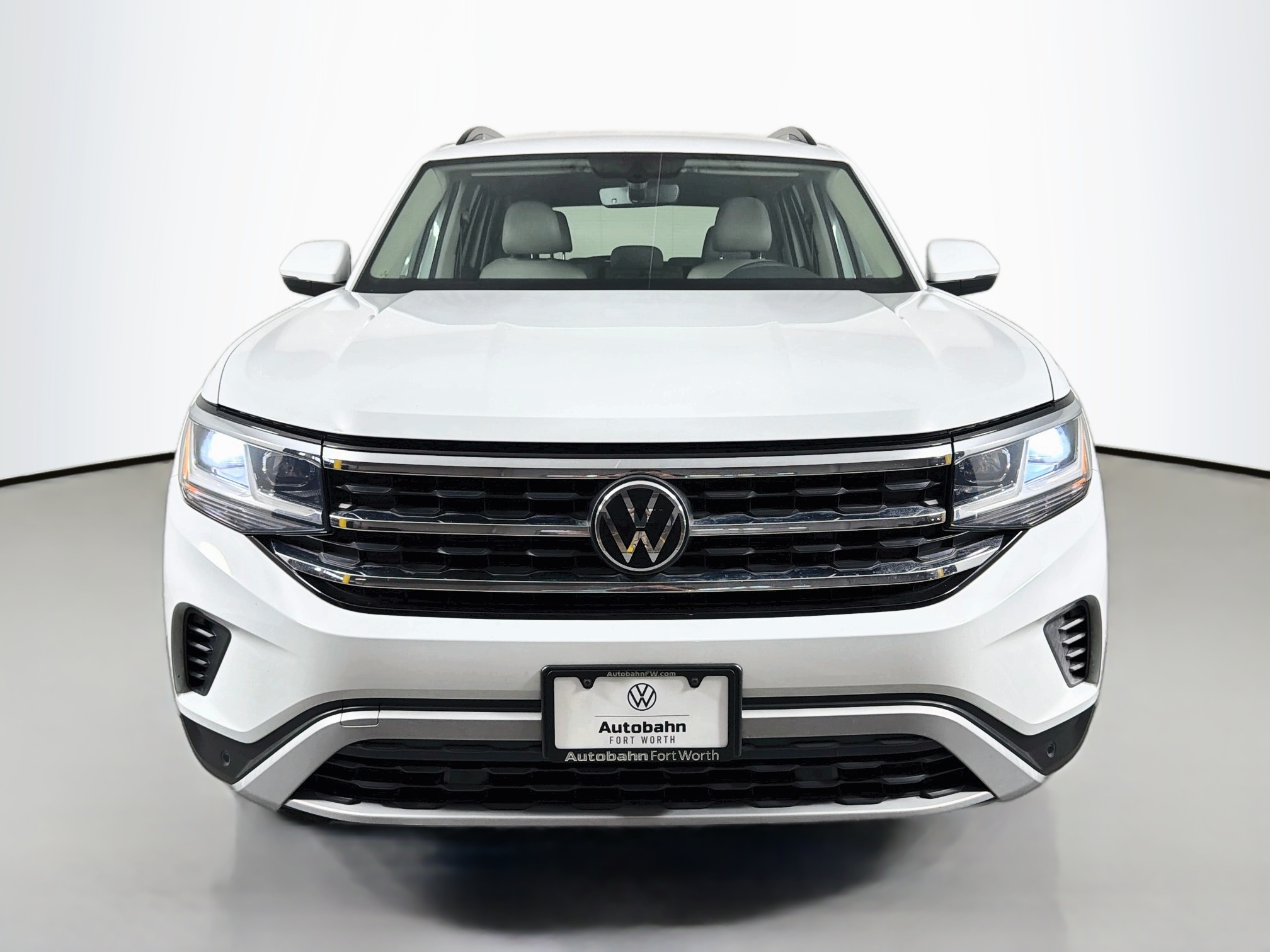 SUV in a 360Booth SUV photo booth