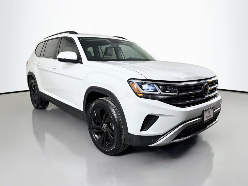 SUV in a 360Booth SUV photo booth
