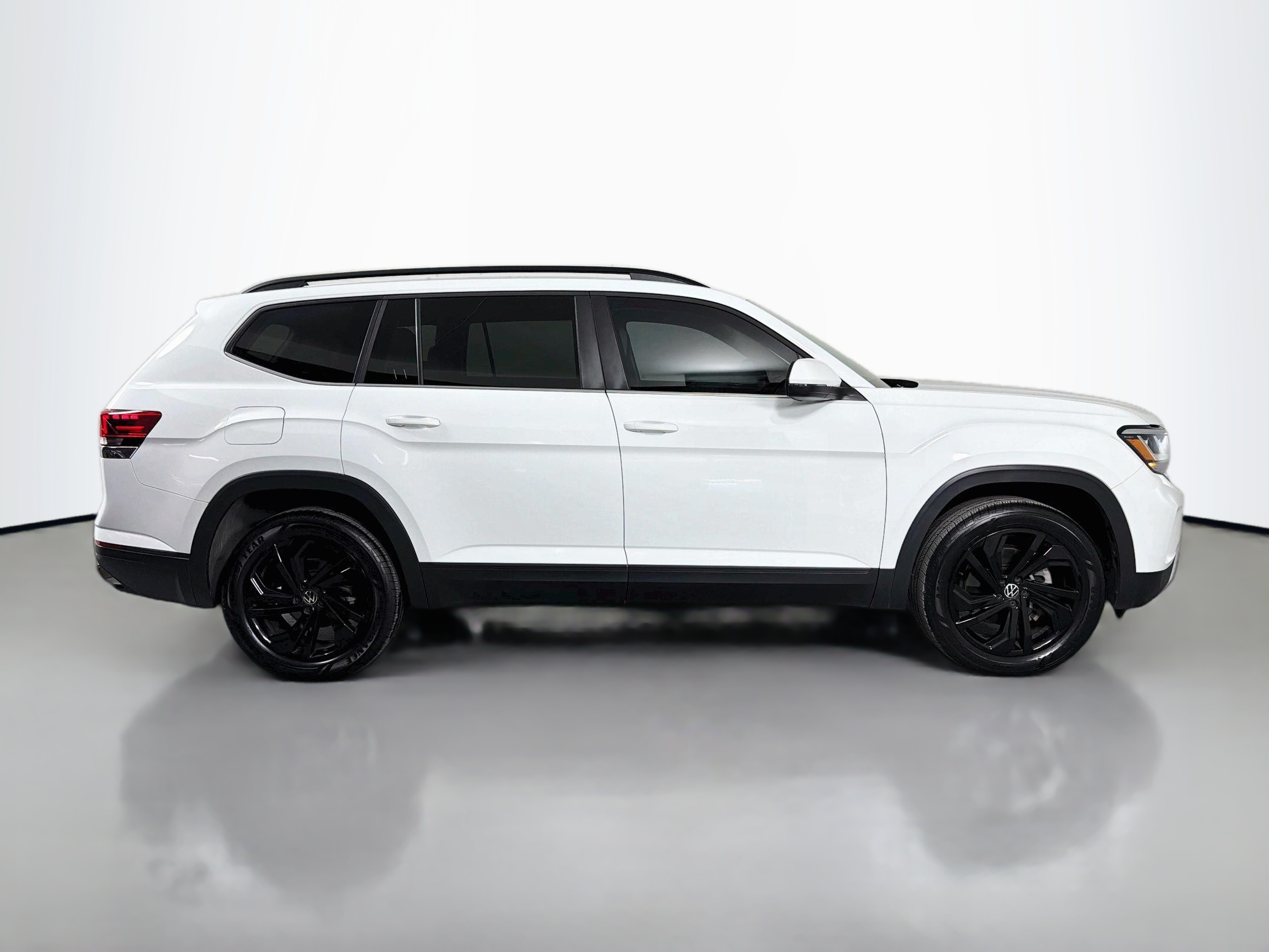 SUV in a 360Booth SUV photo booth