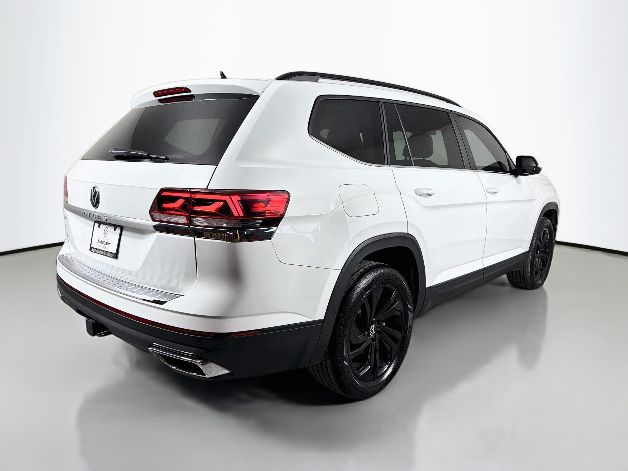 SUV in a 360Booth SUV photo booth