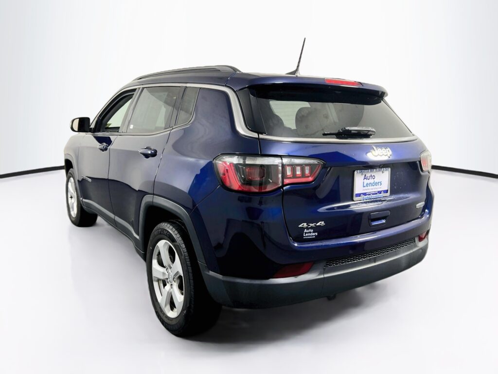 SUV in an SUV Photo Booth