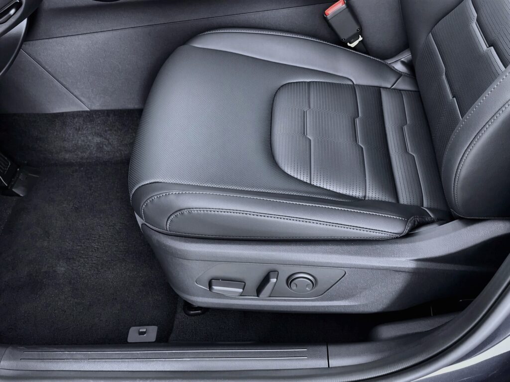 SUV in a 360Booth SUV photo booth