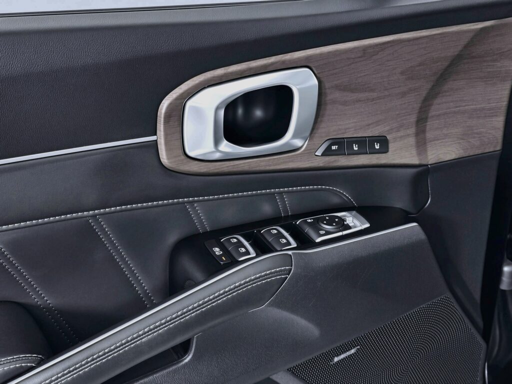 SUV in a 360Booth SUV photo booth