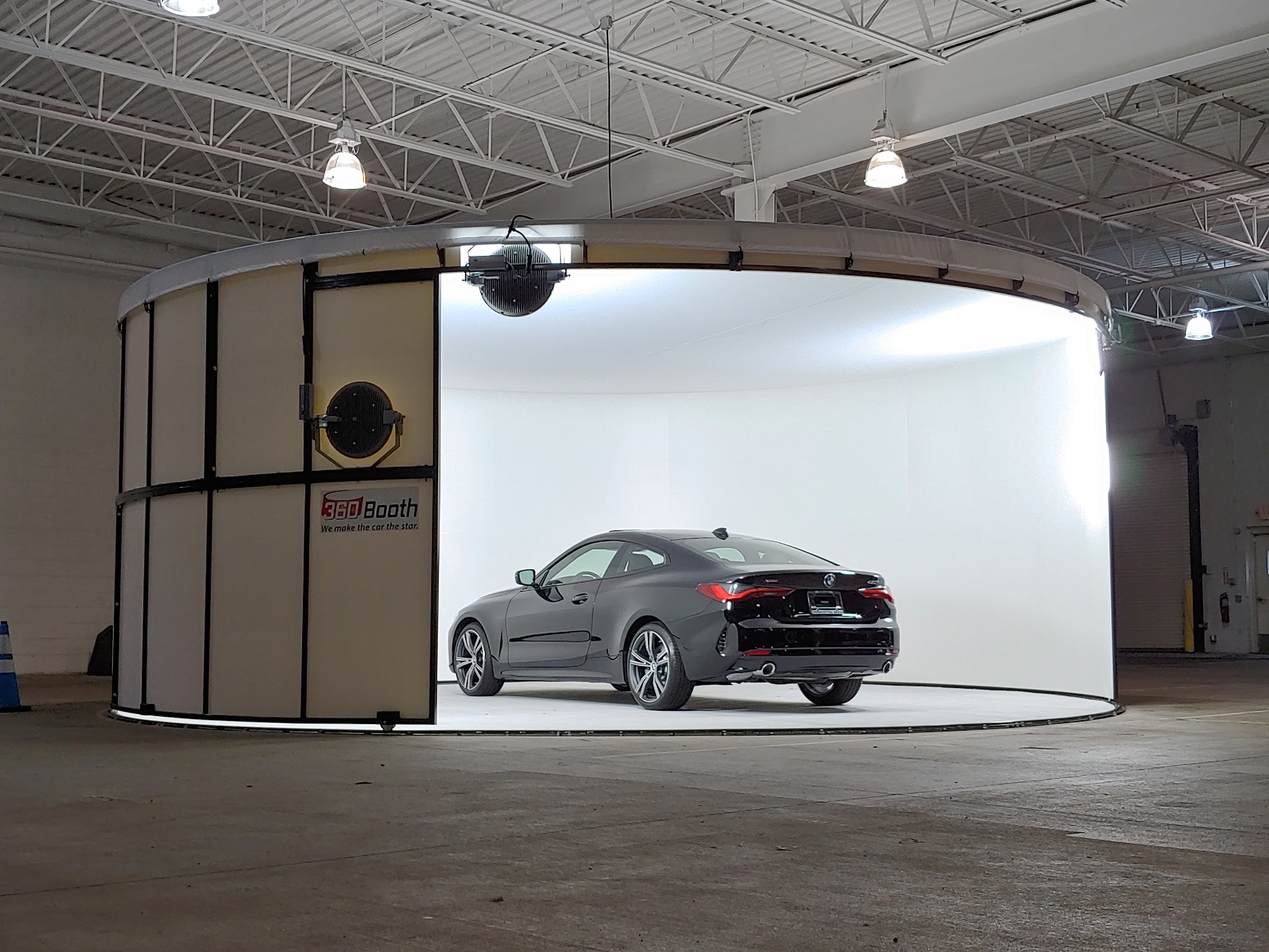 In-House or Outsource Vehicle Photos? The Vendor Doesn’t Need to Come Back