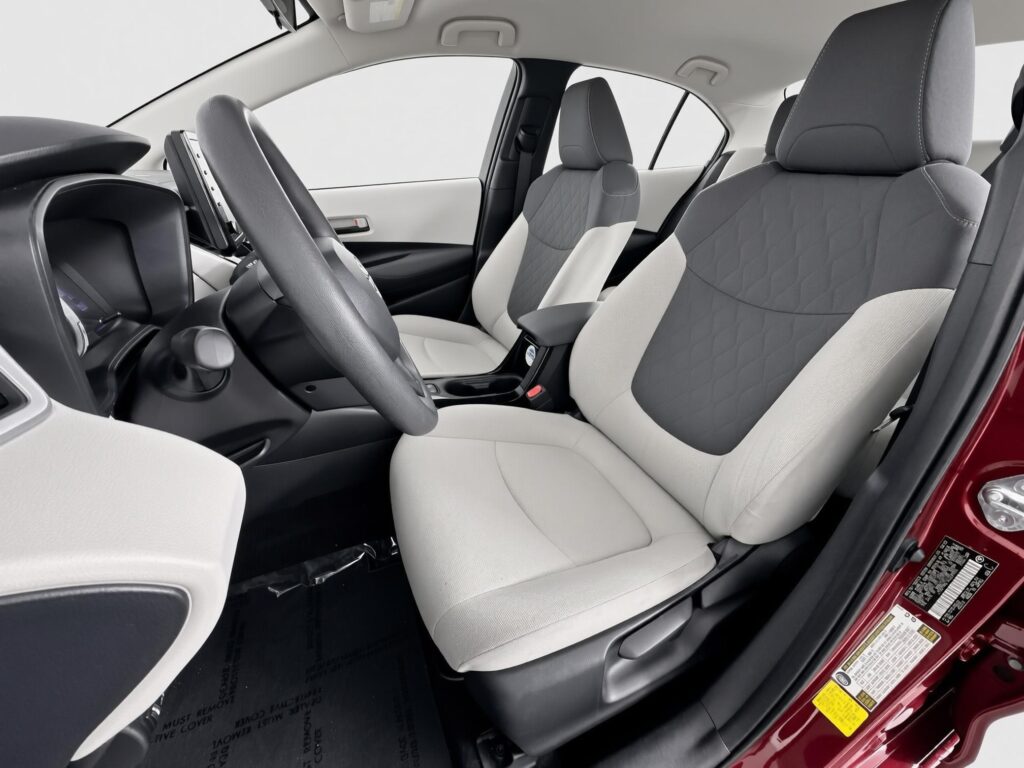Driver's seat of a 2026 Kia Sorento Hybrid photographed in a 360Booth